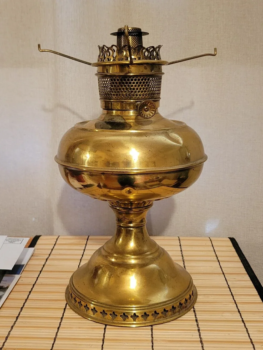 Antique Rayo Oil Lamp Brass Original Center Draft  Late 1800/ 1900s Kerosene